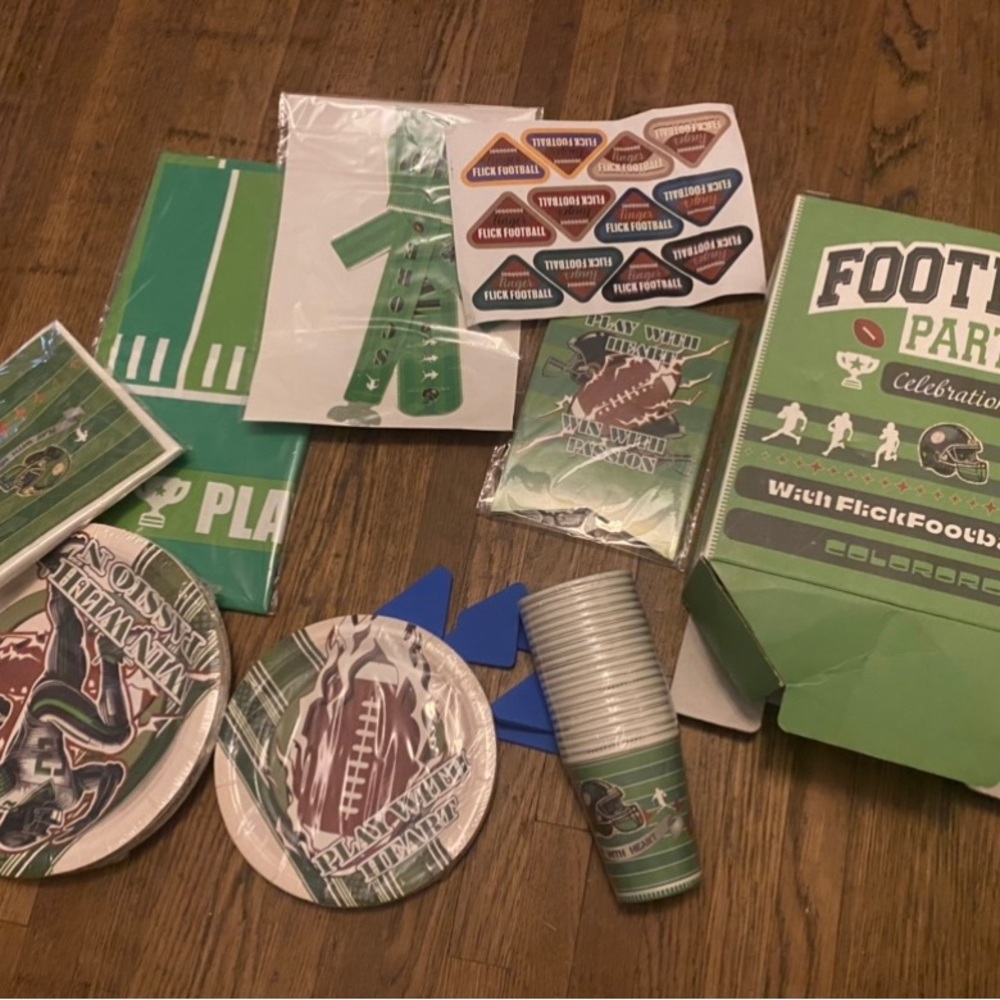 Football Celebration Party Set - Green and Brown